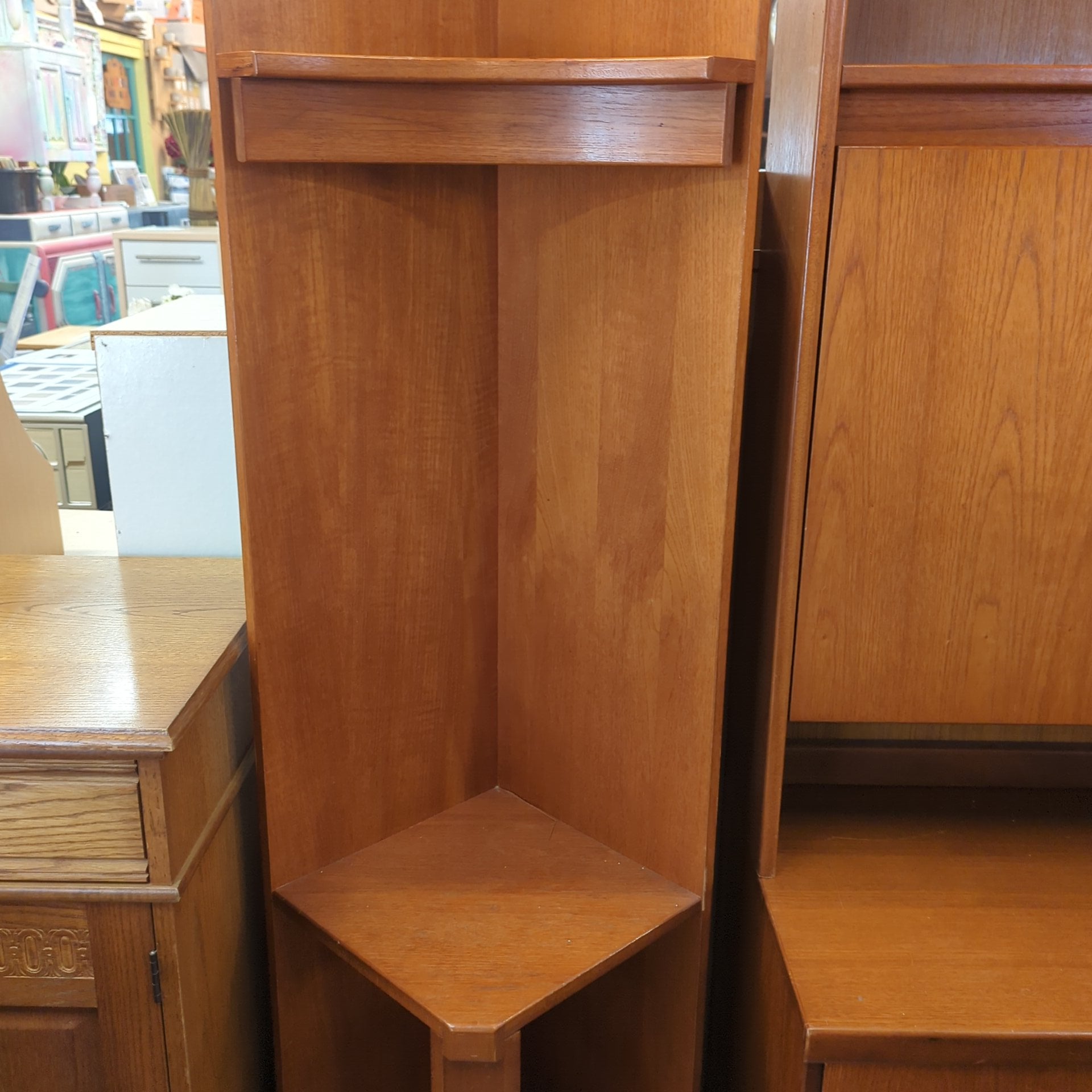 Corner Unit